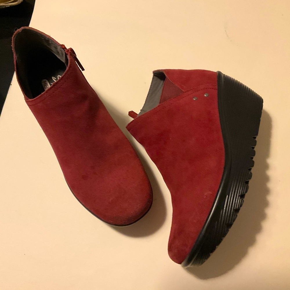 Sketchers Booties